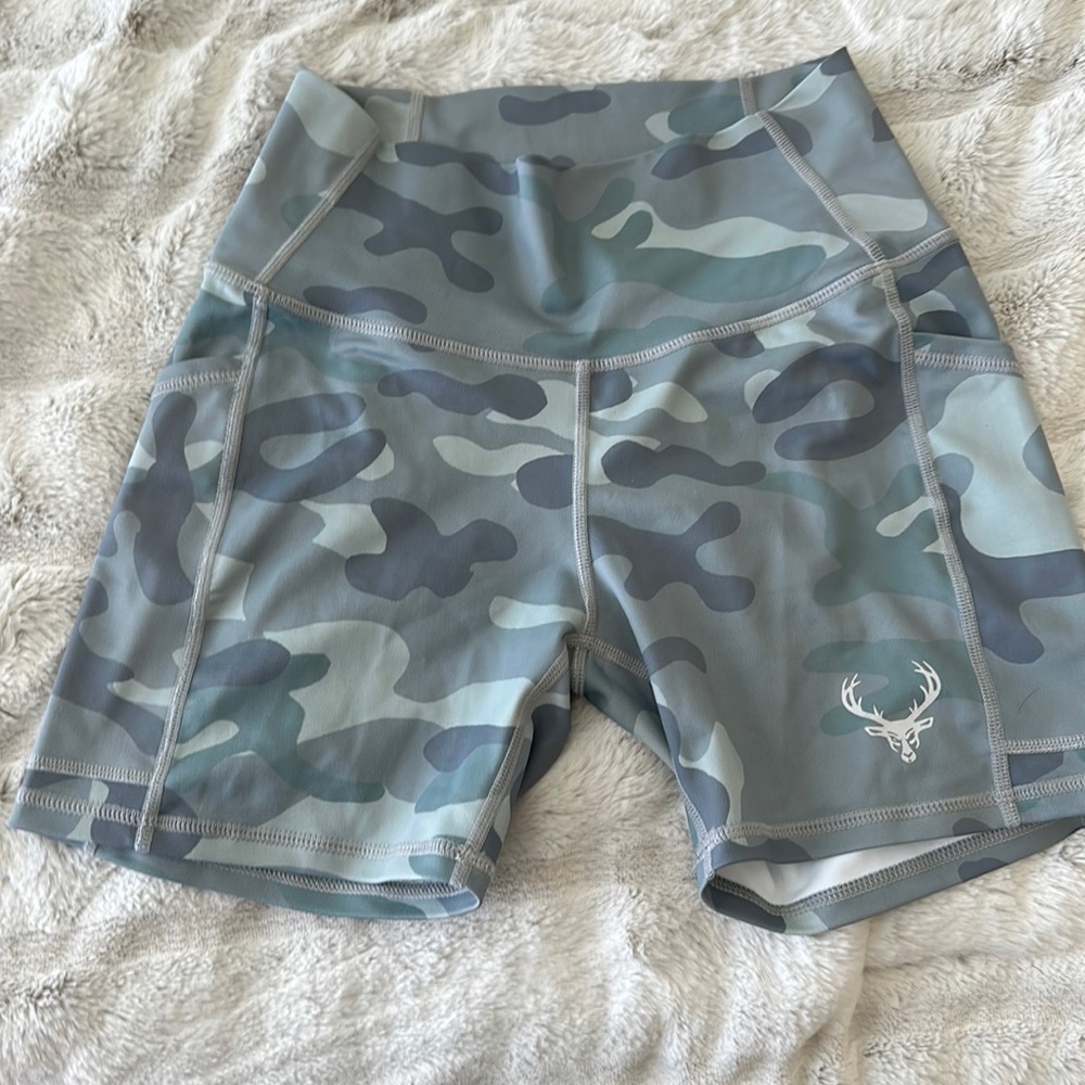 Bucked up green camo pocket shorts